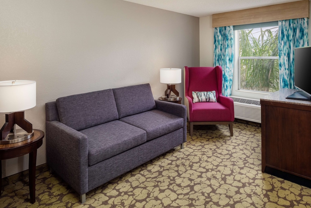 Suite, 1 Bedroom - Photo 4