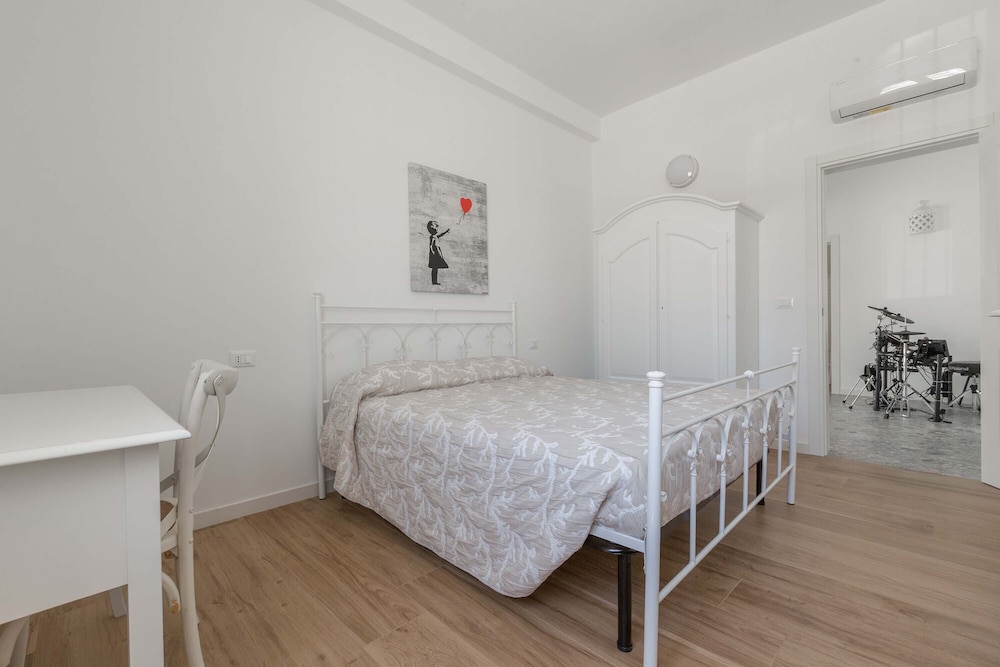 Basic Villa photo 1