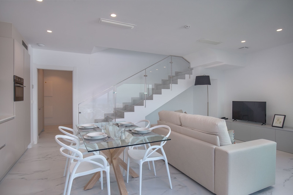 Penthouse, 2 Bedrooms, Terrace, Sea View - Photo 7