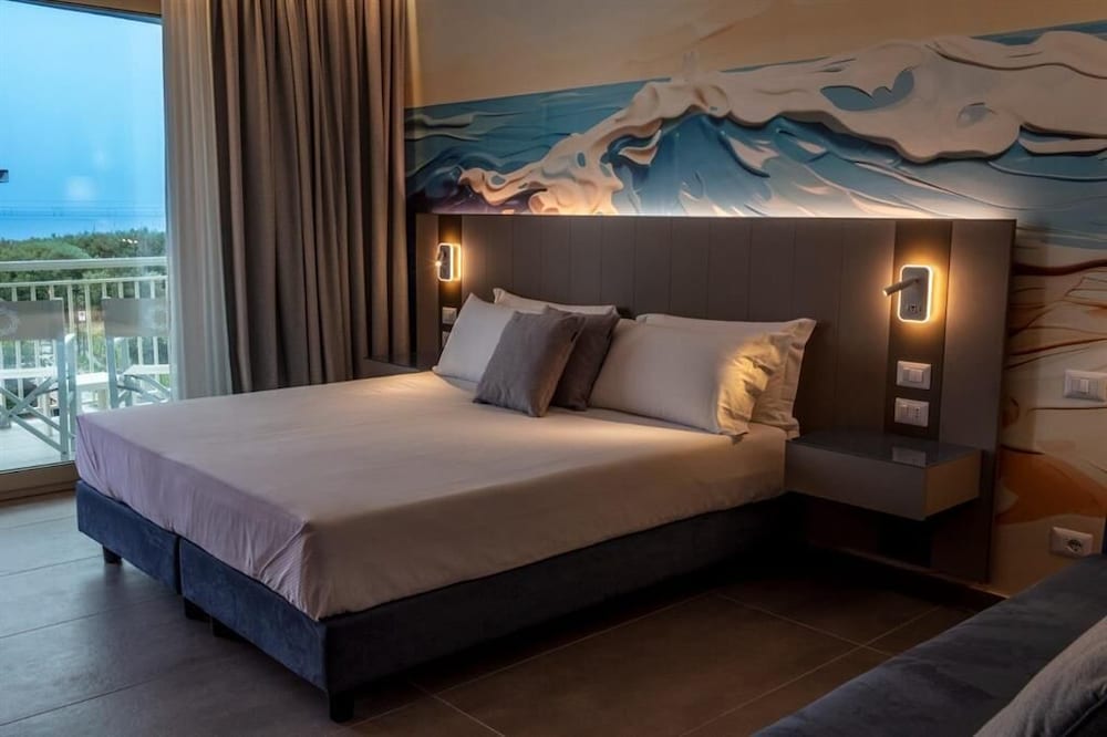 Deluxe Double or Twin Room photo 1