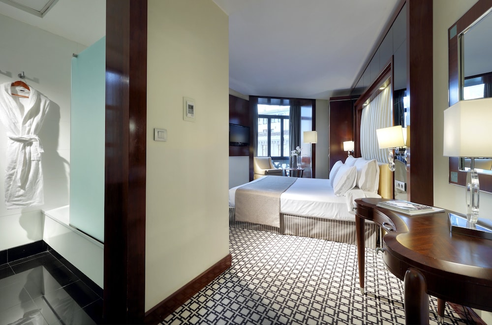 Deluxe Double Room Single Use