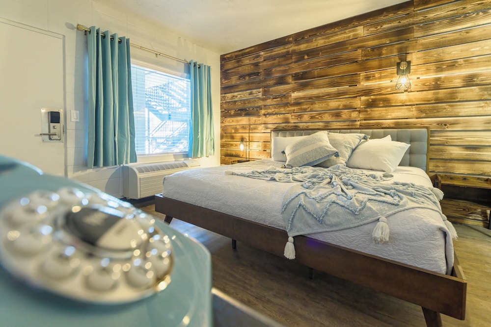 Comfort Room, 1 King Bed photo 3