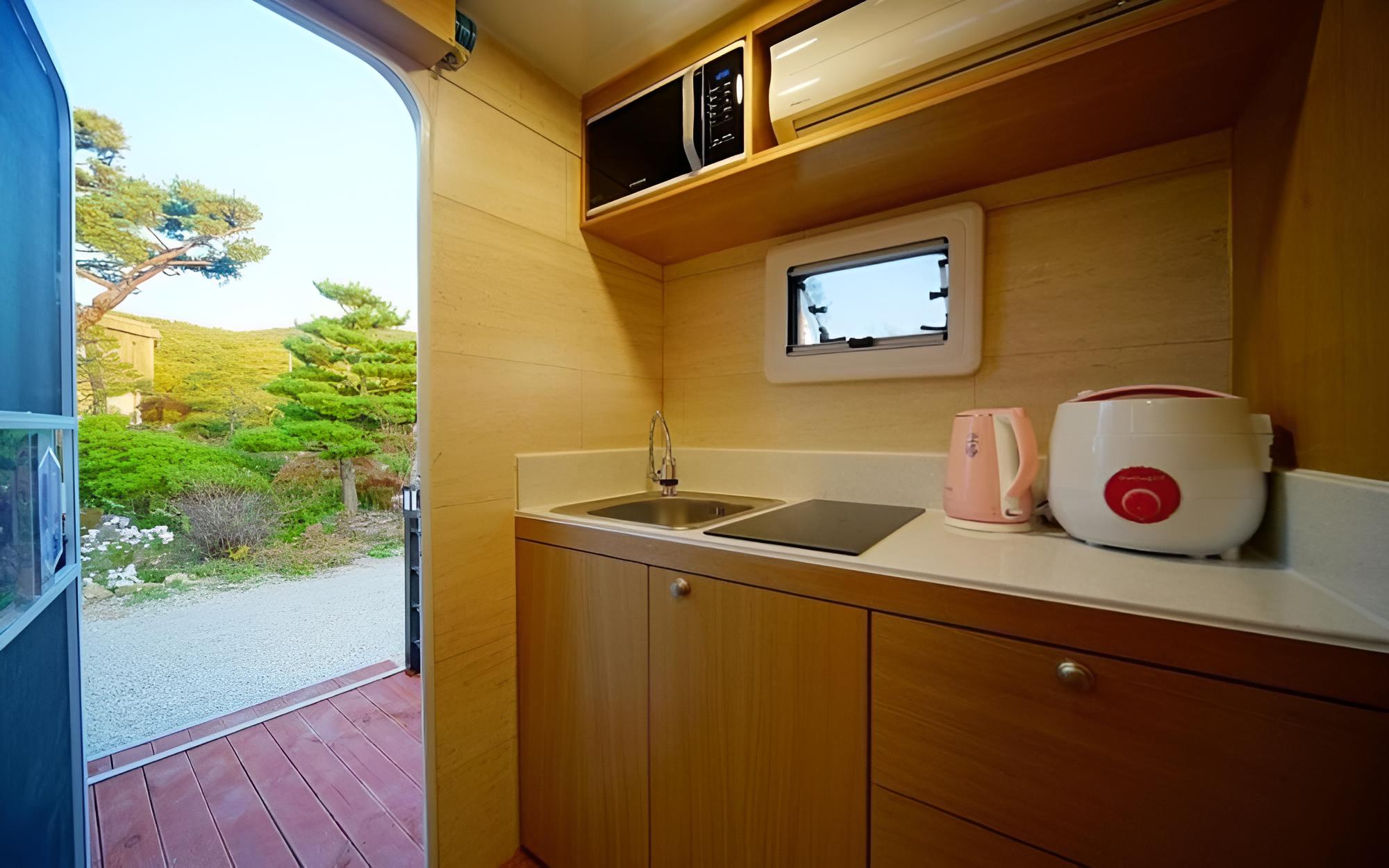 Room (Caravan02) - Photo 1