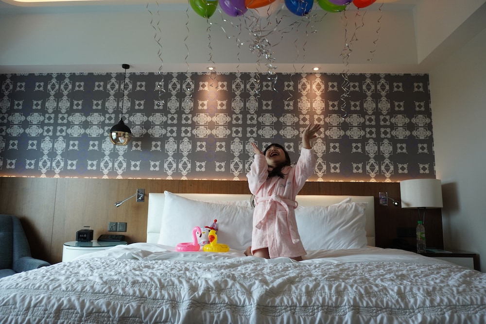 Room, 1 King Bed, Terrace (Corner)