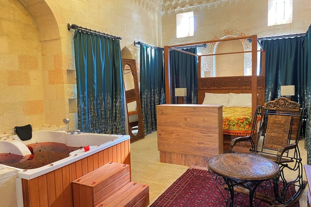 Deluxe Double Room, Private Bathroom, City View photo 1