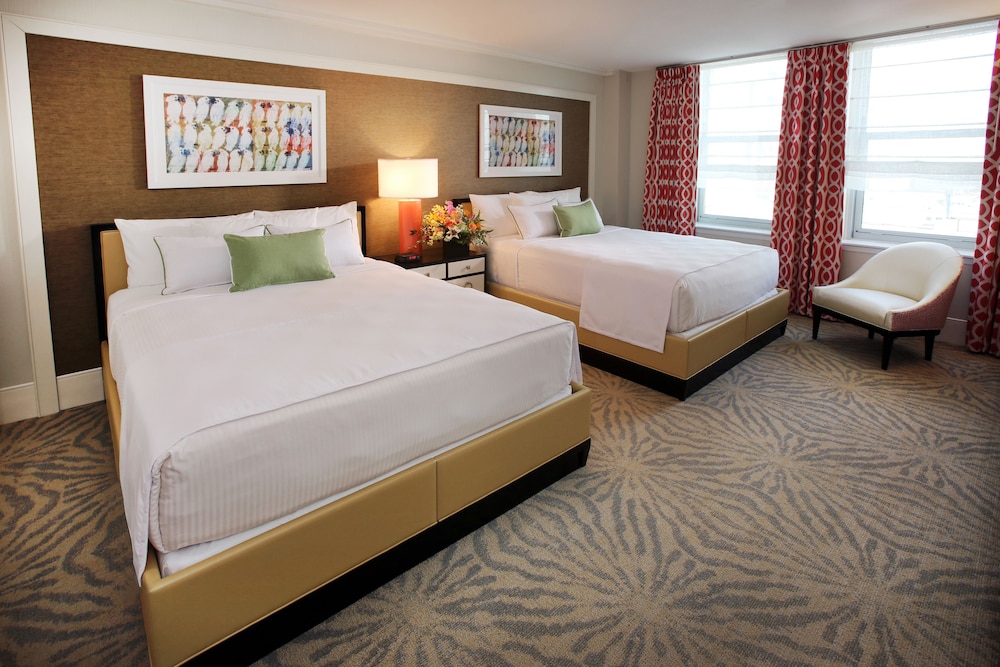 Deluxe Room, 2 Queen Beds - Photo 2