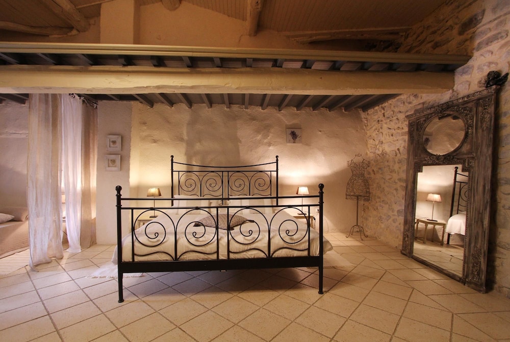 Room (Le Pere Jean) photo 3