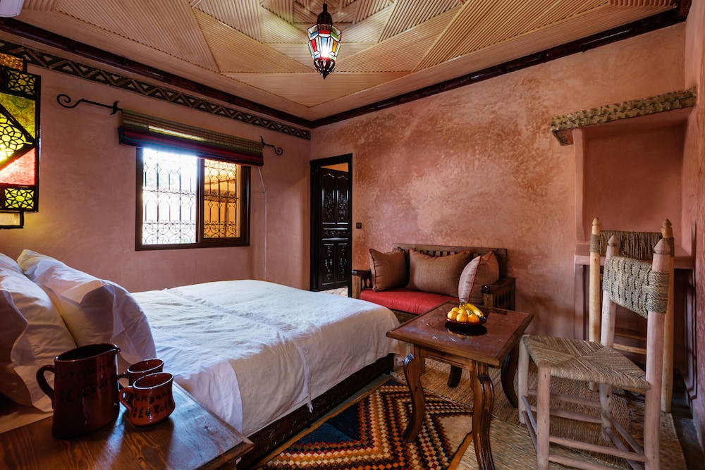 Economy Double Room, Pool View photo 2