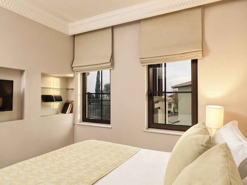 One Bedroom Suite Pool or Garden View - Photo 3