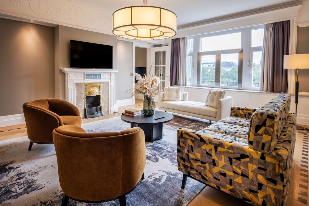 Suite, 1 King Bed