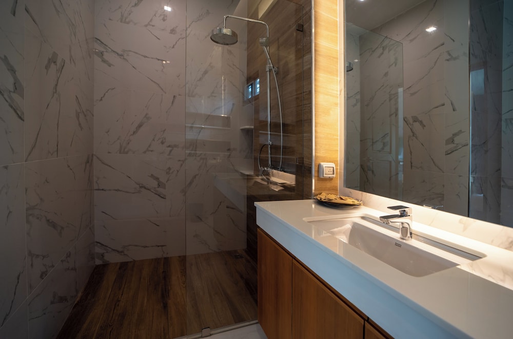 Premier 2 Bedroom Pool Access - Photo 3