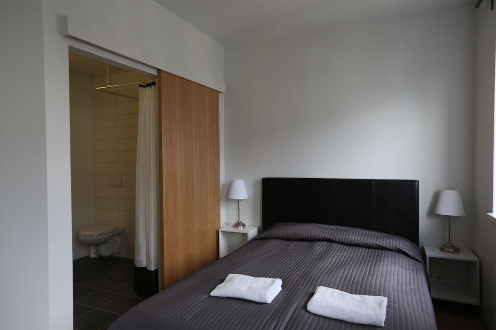 City Double Room, Private Bathroom photo 3