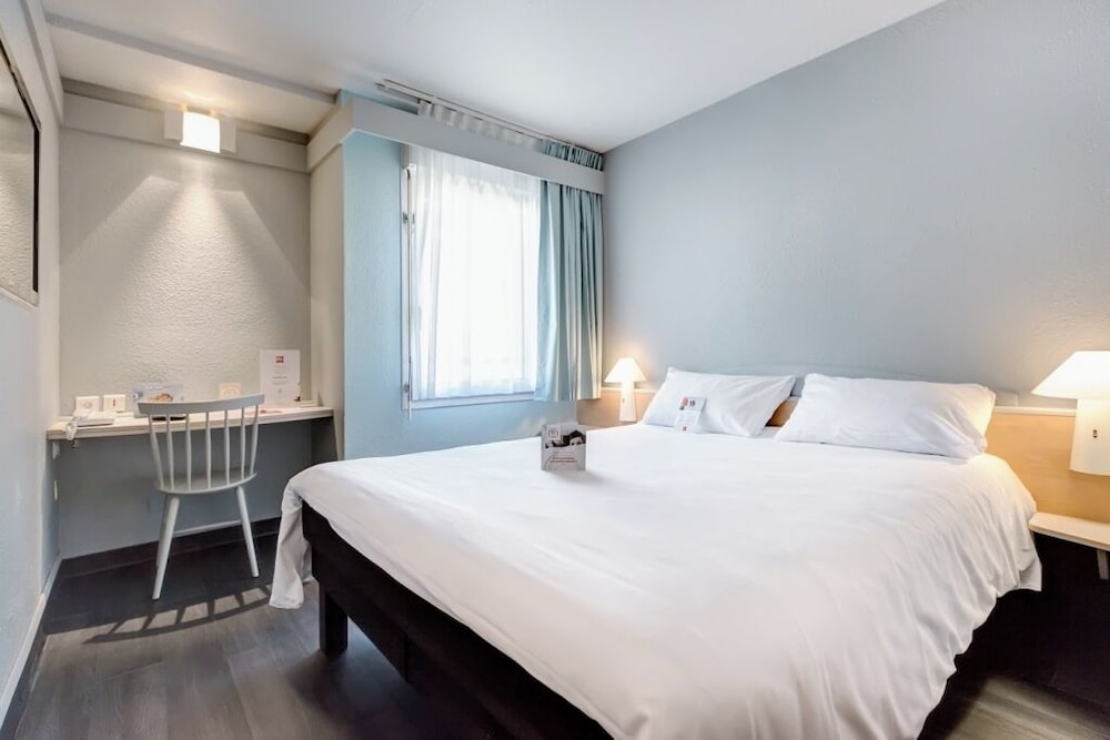 Standard Room, 1 Double Bed, Accessible - Photo 1