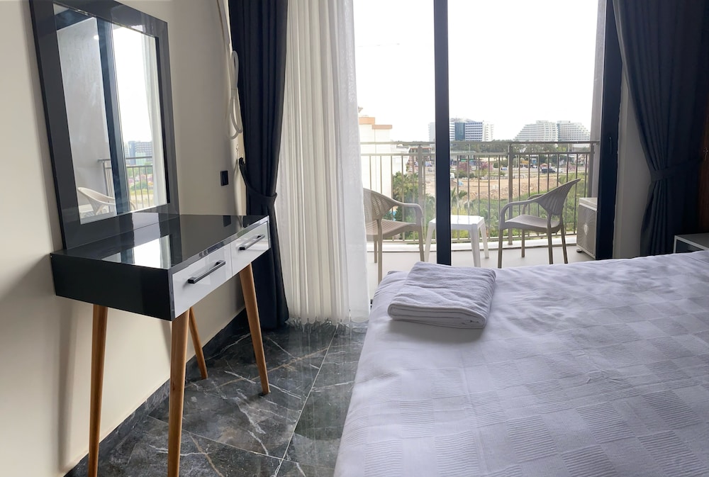 Economy Apartment photo 2