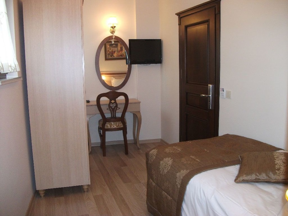 Economy Double Room photo 1