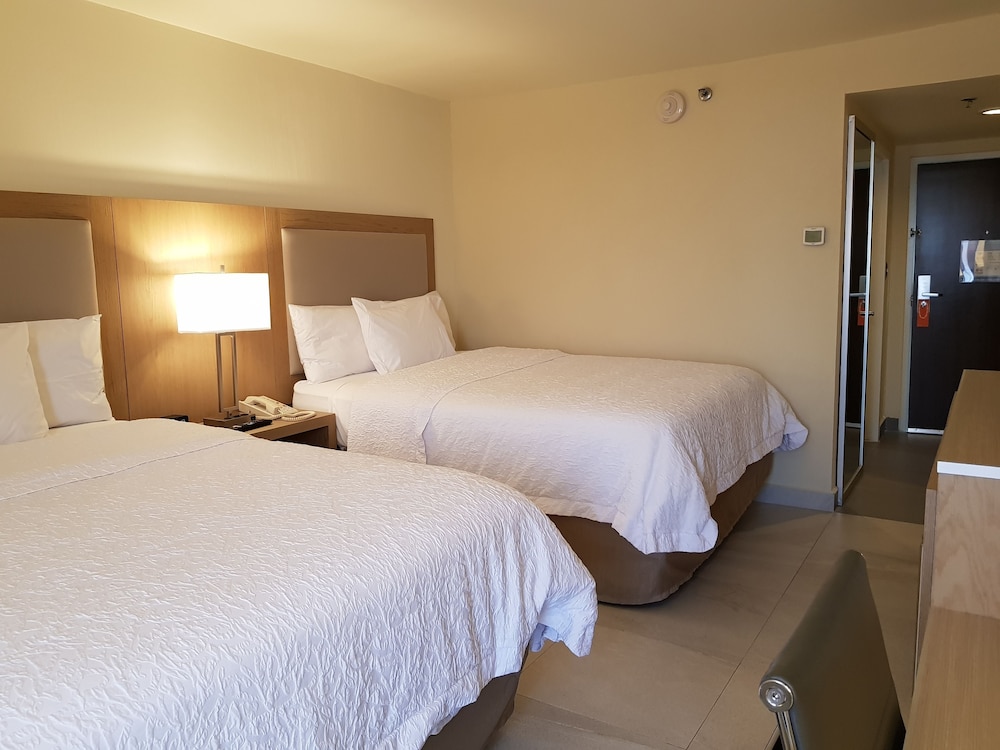 King Room with King Bed - Non-Smoking