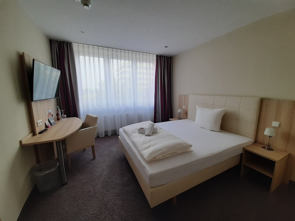Double Room, 1 King Bed