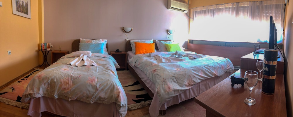Triple Room - Photo 1