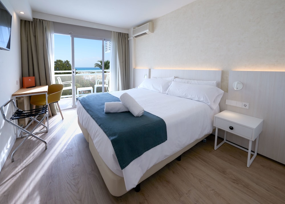 Habitación Doble, Balcón, Vista Parcial al Mar
