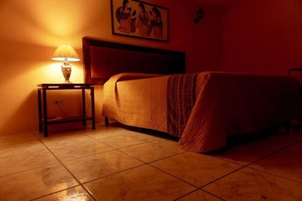 Deluxe Single Room, 1 King Bed, Non Smoking photo 1