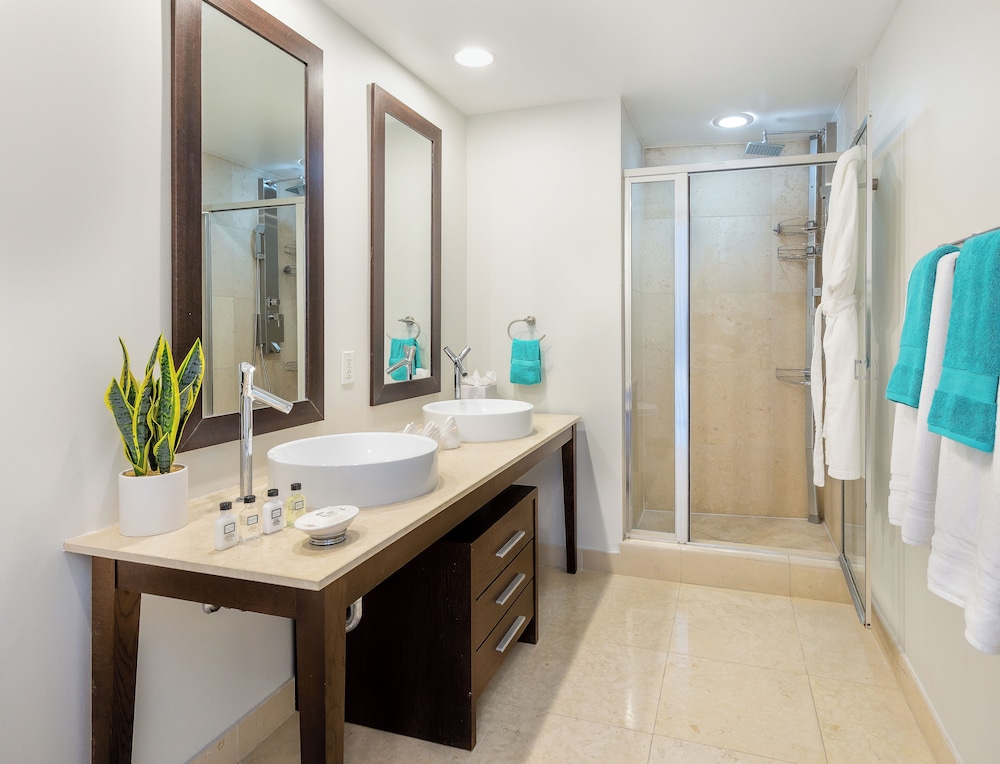 Boutique Corner Apart, 2/2, Sofa Bed, Ocean View, Balcony4502