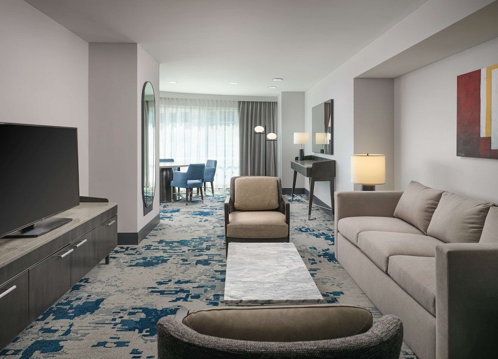 Signature Suite, 1 Bedroom - Photo 1
