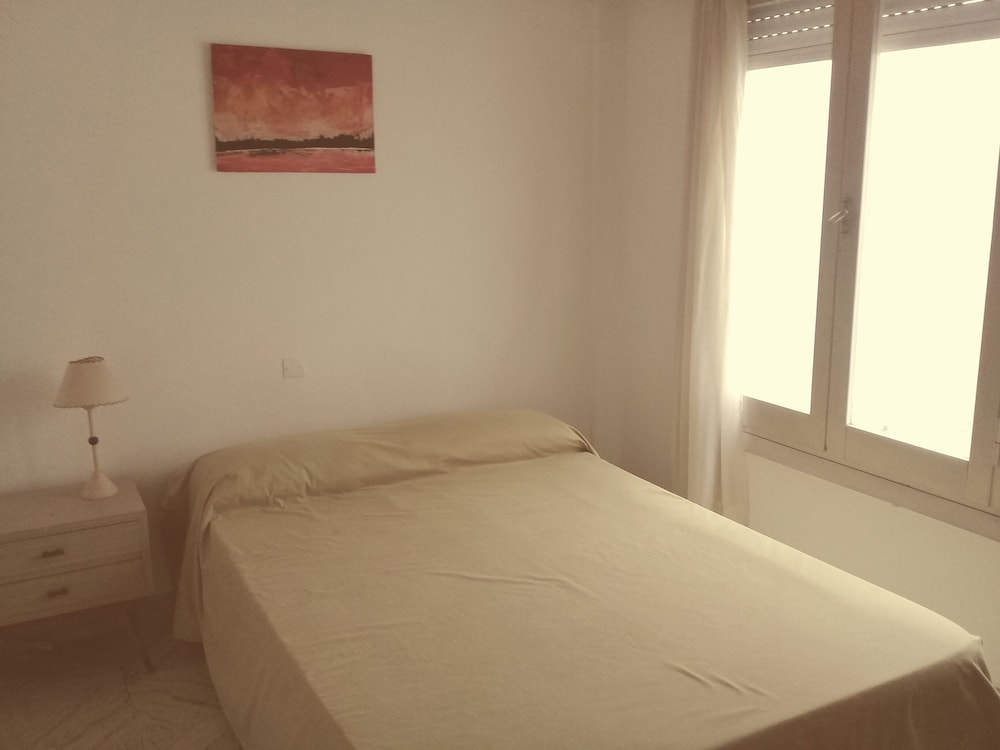 Classic Double Room, 1 Double Bed, Non Smoking, Private Bathroom photo 3