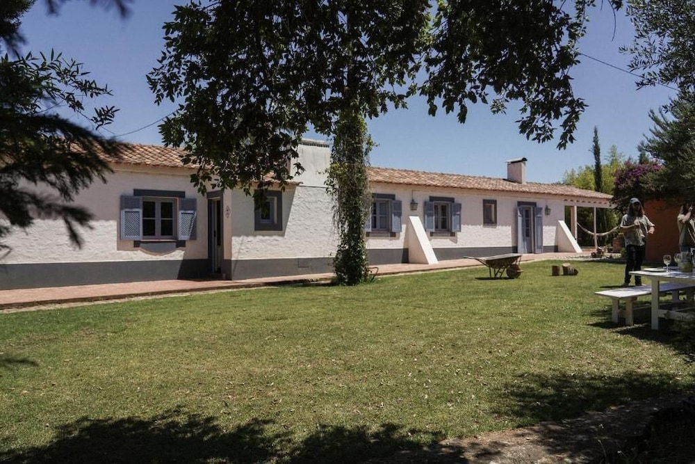 Family House, Garden View photo 3