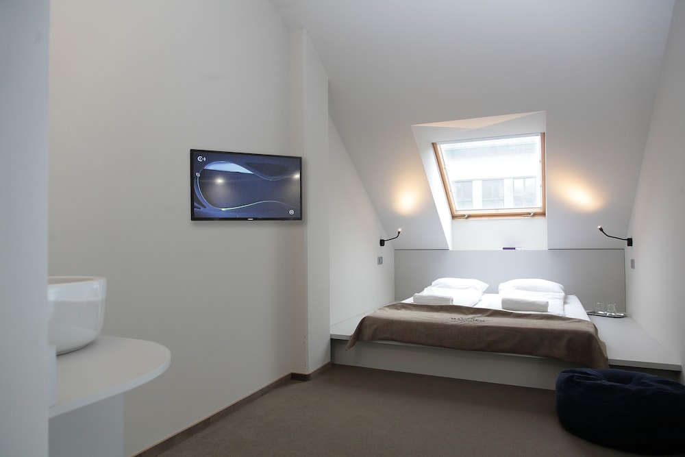 Standard Double Room - Photo 3