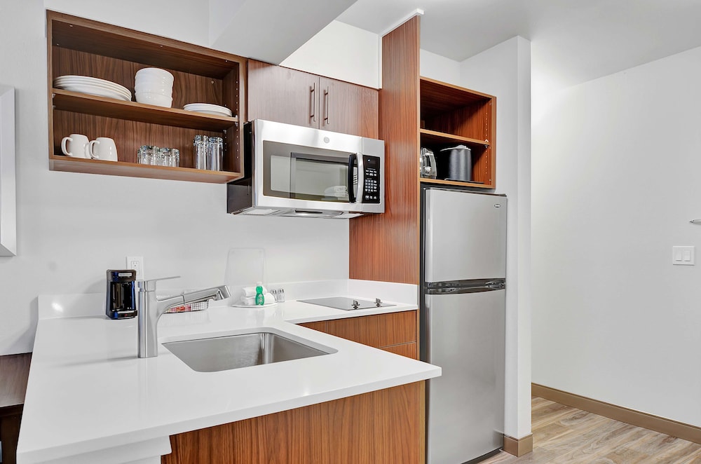 Suite, 1 King Bed, Non Smoking, Kitchen (Full Kitchen) - Photo 2