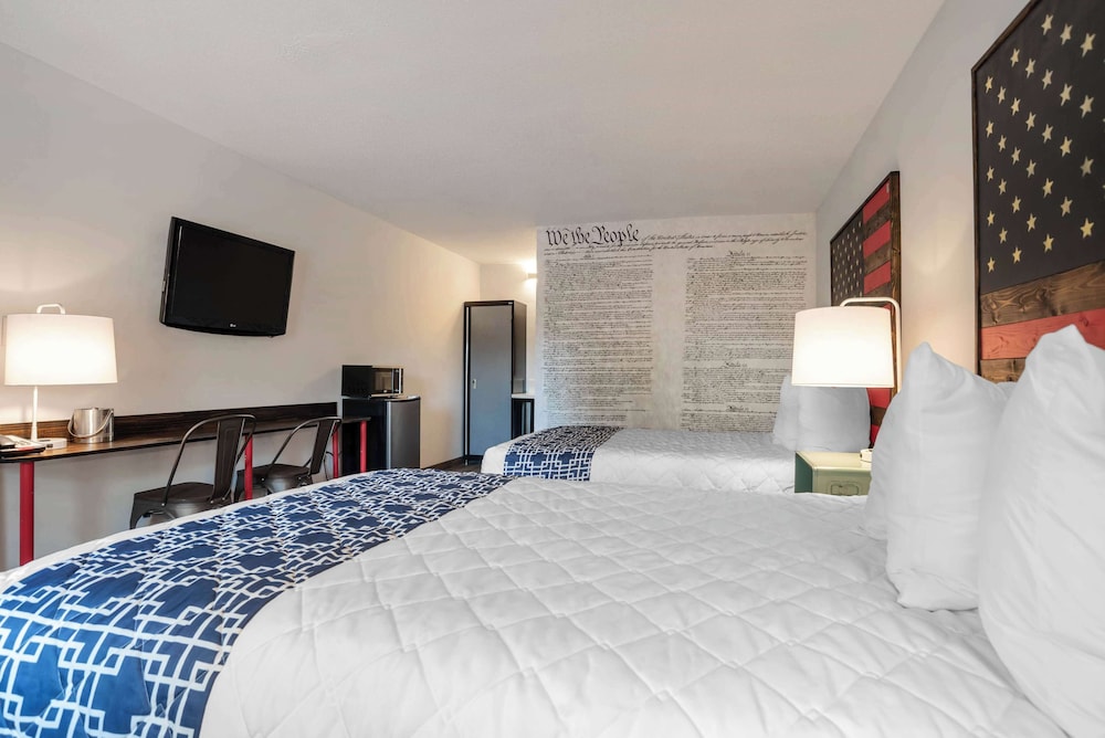 Room, 2 Double Beds, Non Smoking photo 3