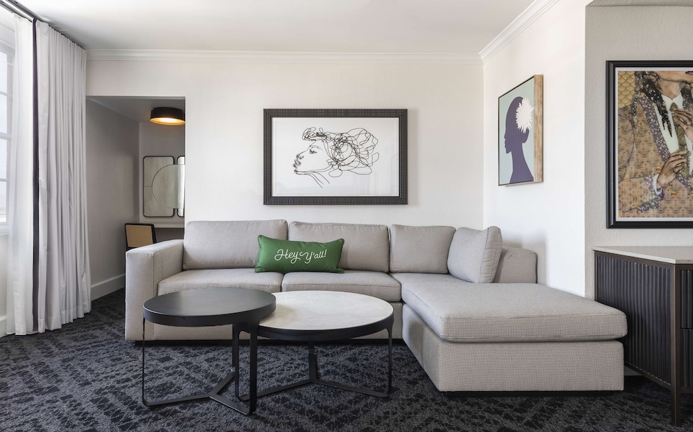Studio, 1 King Bed, City View - Photo 1
