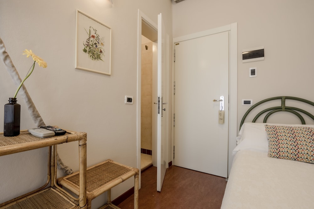 Single Room, Balcony photo 1