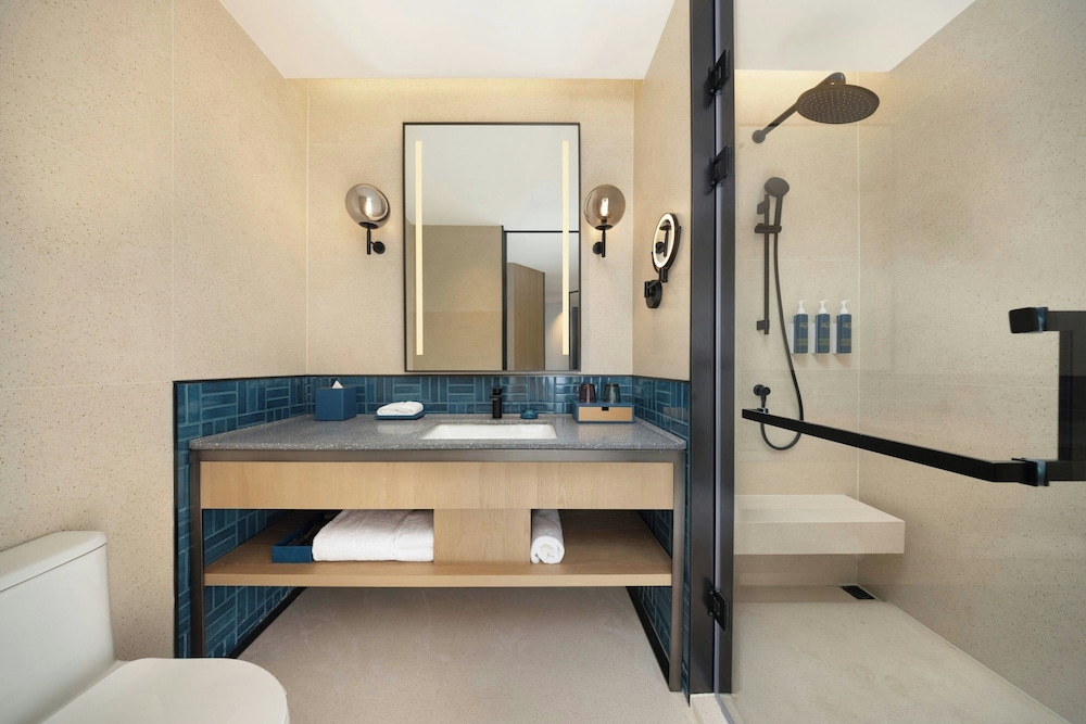 Studio Suite, 1 King Bed photo 2