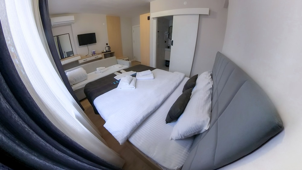 Standard Room - Photo 12