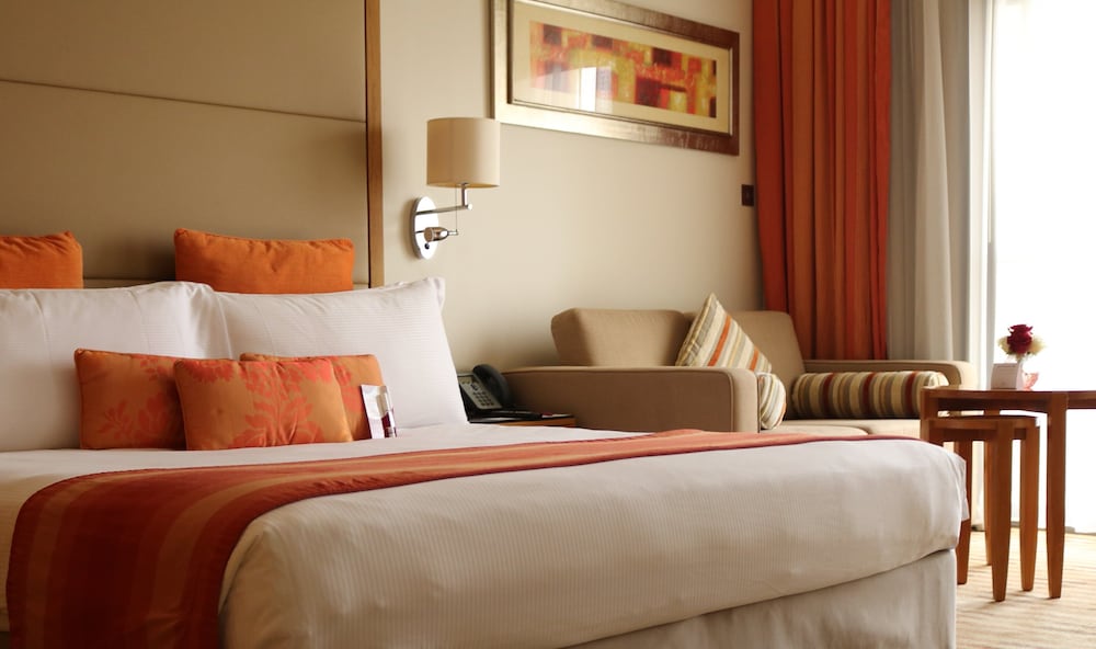 Standard Room, 1 King Bed, Balcony, Pool View - Photo 1