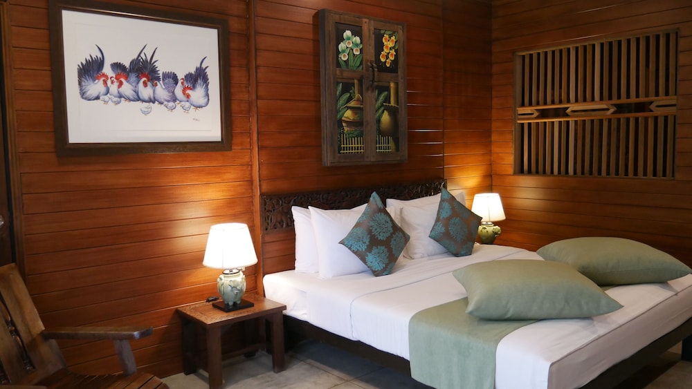 Junior Double Room, 1 King Bed, Balcony, Corner