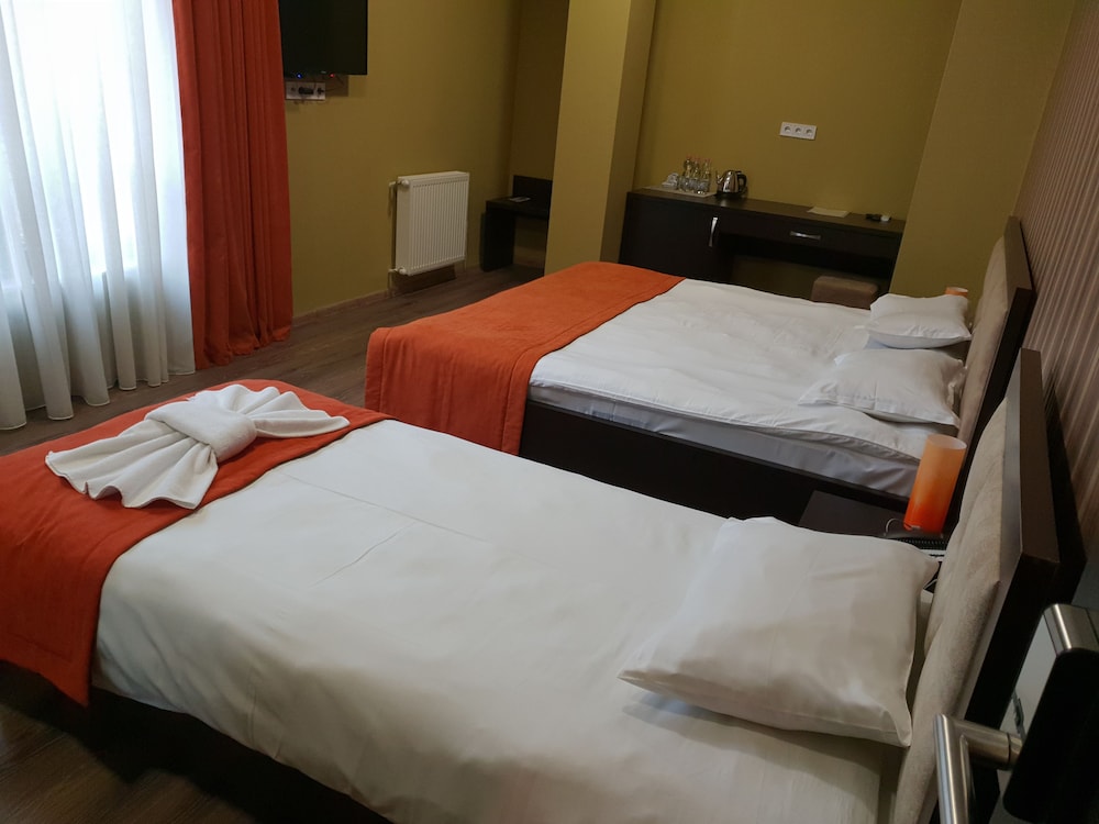 Standard Triple Room photo 2