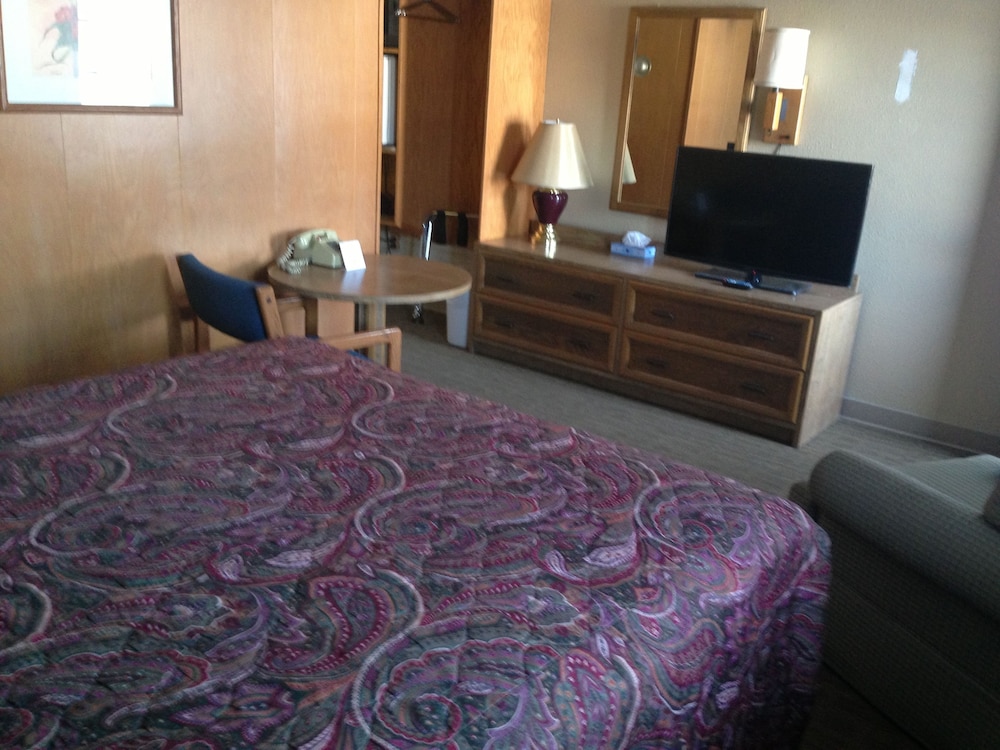 Standard Room, 1 Queen Bed photo 1