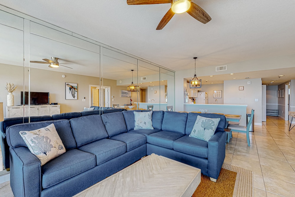 Condo, 2 Bedrooms
