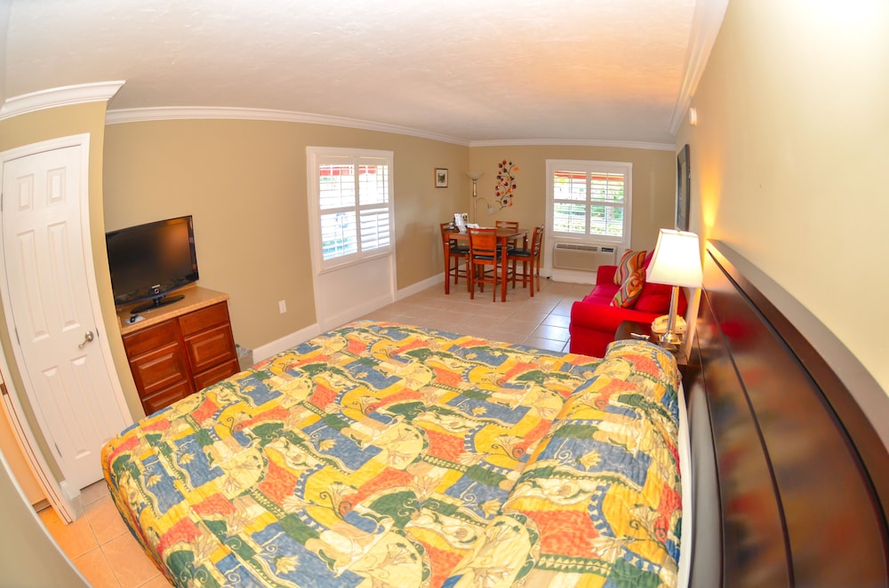 Standard Room, 1 King Bed - Photo 13