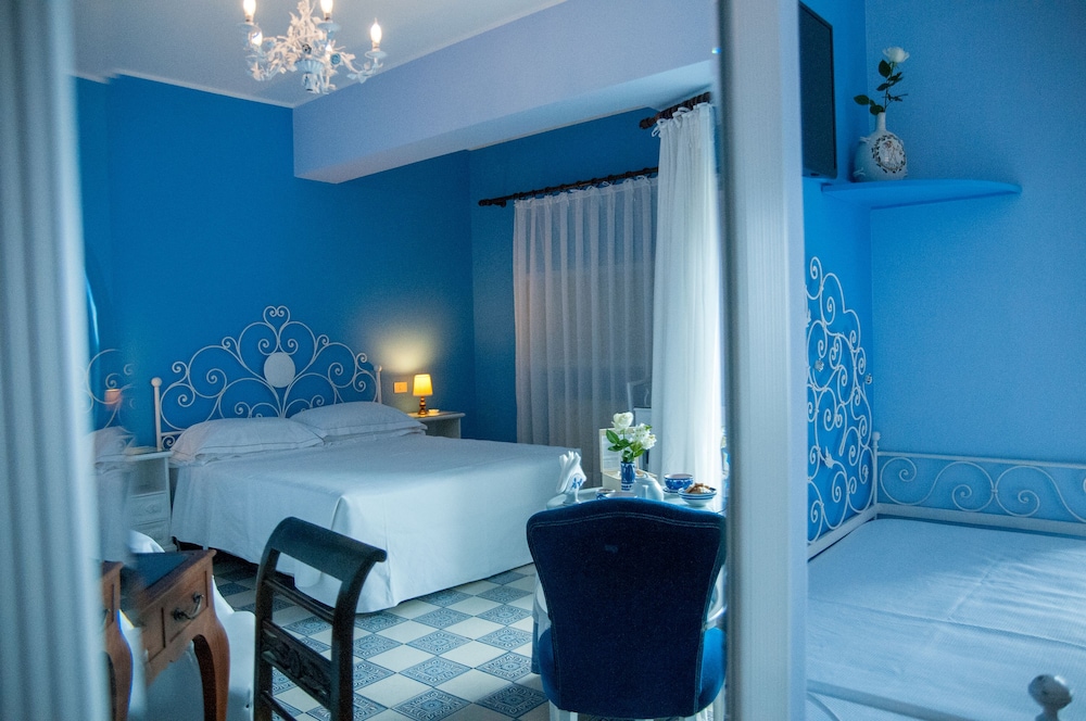 Superior Double Room, Balcony, Sea View - Photo 8