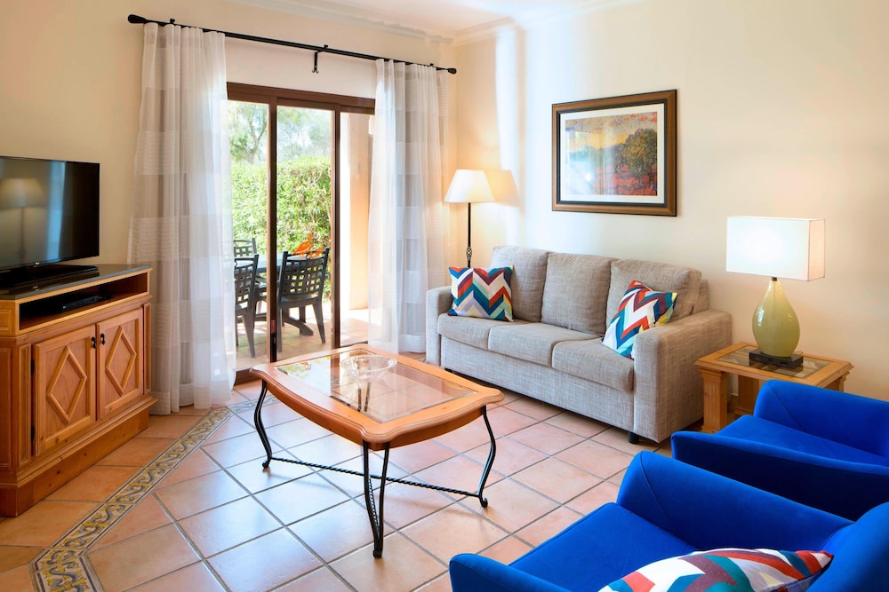 Room, 3 Bedrooms, Resort View thumbnail 6