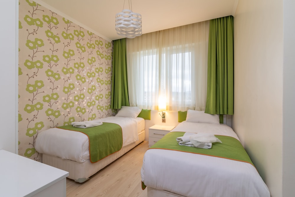 Grand Suite, 2 Bedrooms, Non Smoking, Hill View photo 2