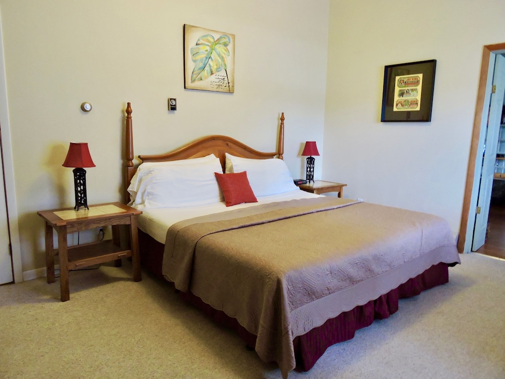Suite, 1 King Bed, Jetted Tub photo 1
