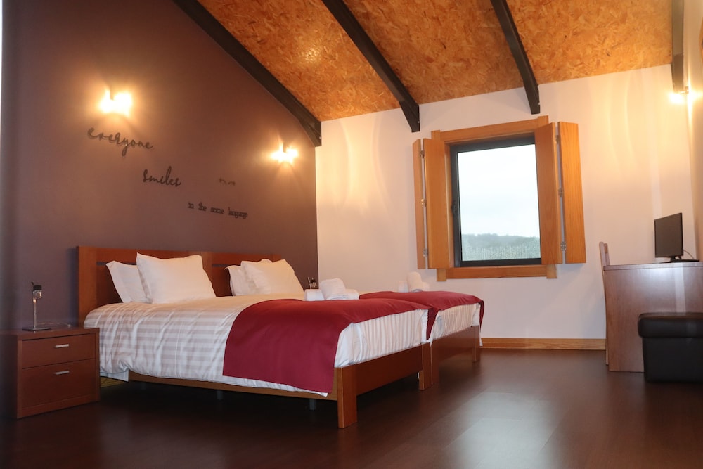 Superior Twin Room, Mountain View photo 1