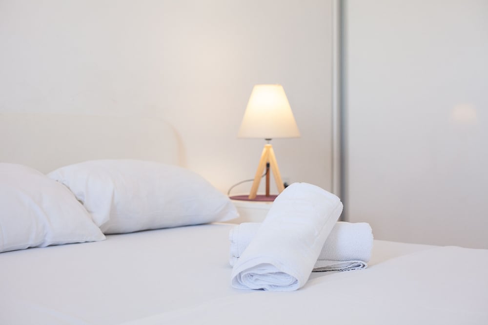 Deluxe Apartment, 1 King Bed with Sofa bed, City View photo 3