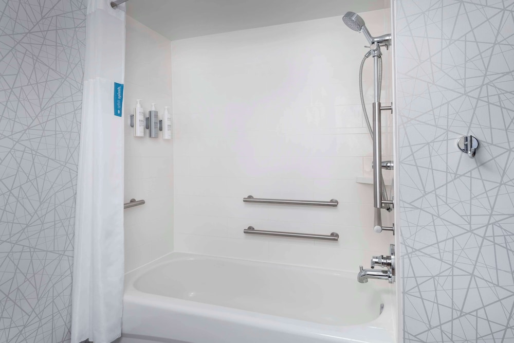 King Room Mobility Access W/ Bathtub Non Smoking - Photo 4