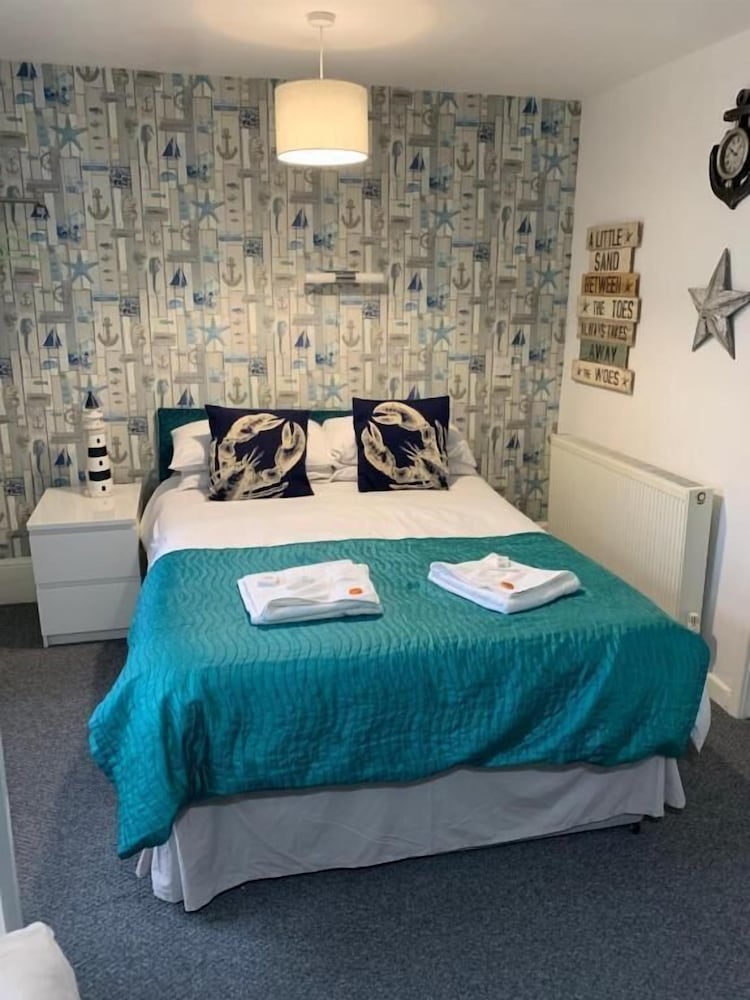 Suite, Ensuite photo 3