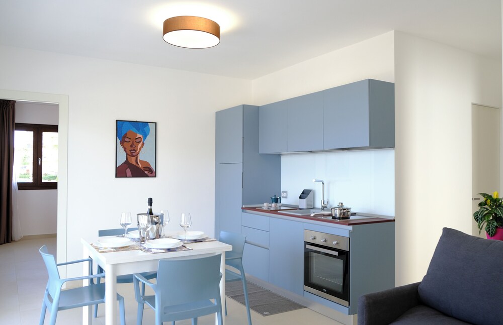 Deluxe Condo, Sea View